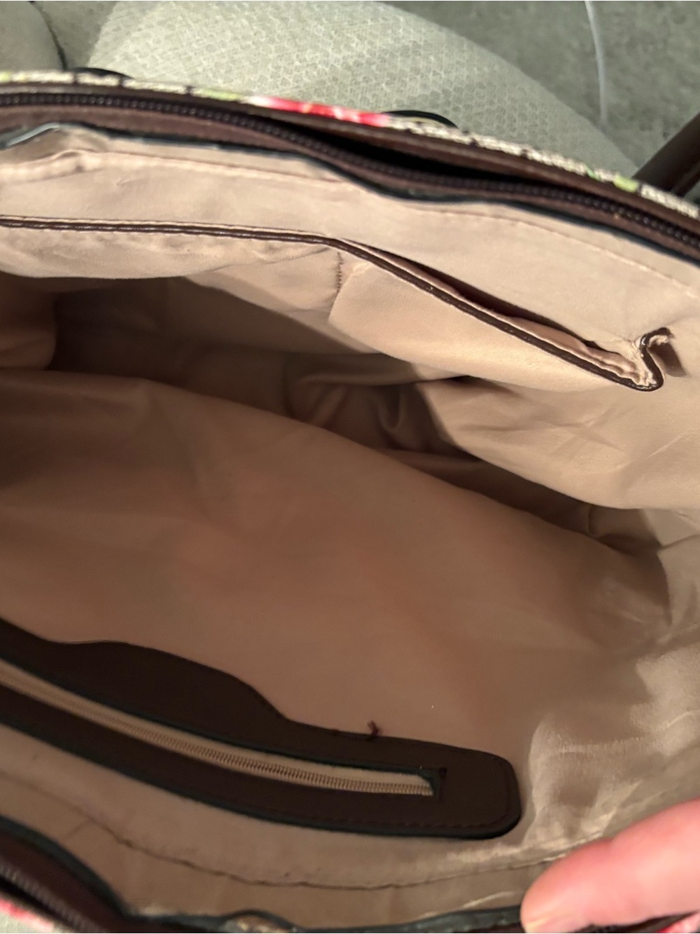 2 Floral Print Tote Bags in Pink and Brown leather - Picture 7 of 13